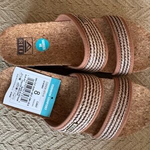 Reef Women's cushion vista hi cork slides, sz 8. New with tags